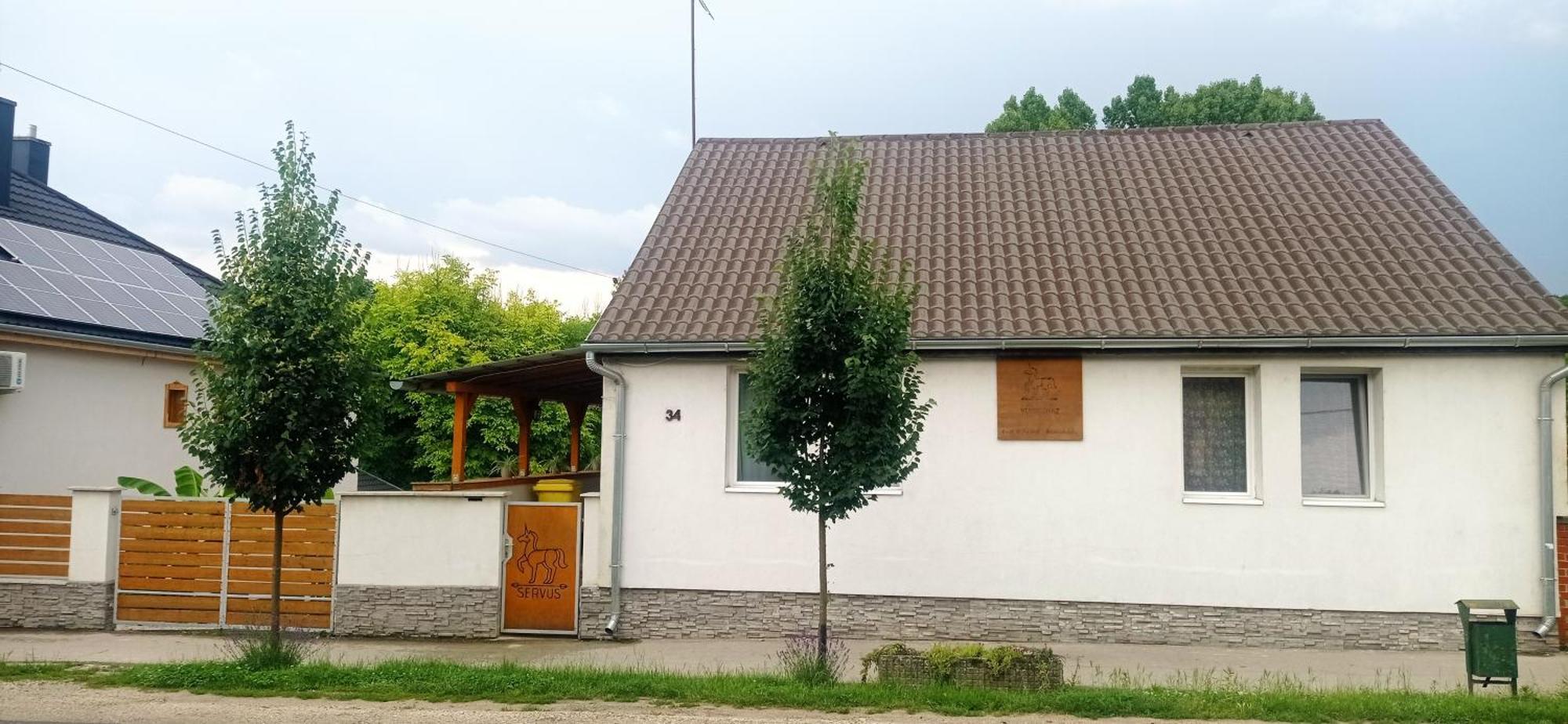 Servus Vendeghaz Lengyeltoti Екстер'єр фото